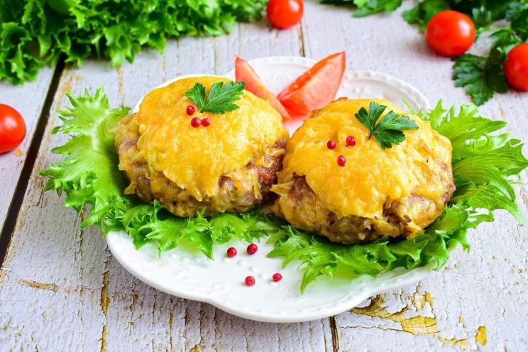 Cheesy Baked Minced Meat and Potato Stacks Cheesy Baked Minced Meat and Potato Stacks