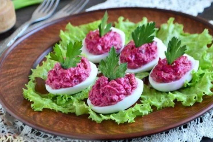 Egg Tartlet Herrings with Colorful Garnish