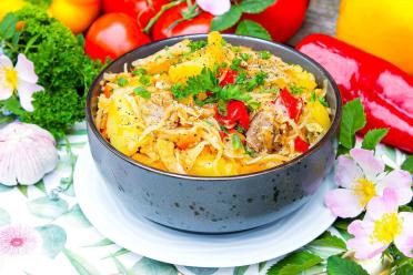 Hearty Meat, Potato, and Cabbage Stew