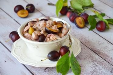 Tender Chicken Stew with Plums
