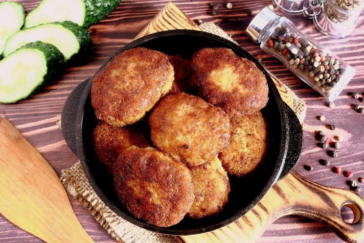 Pan-Fried Breaded Chopped Cutlets Pan-Fried Breaded Chopped Cutlets