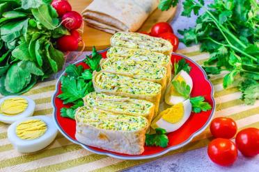 Quick and Tasty Egg and Cheese Lavash Roll