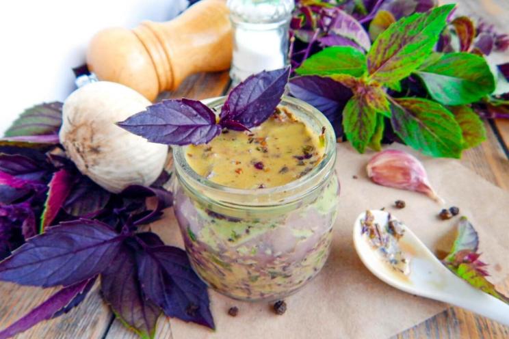 Quick & Spicy Basil Sauce