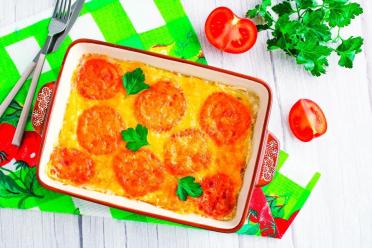 Cheesy Zucchini and Tomato Oven Casserole