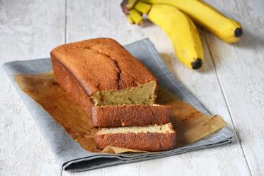 Banana Curd Delight Cake