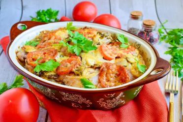 Oven-Baked Chicken with Potatoes and Mushrooms