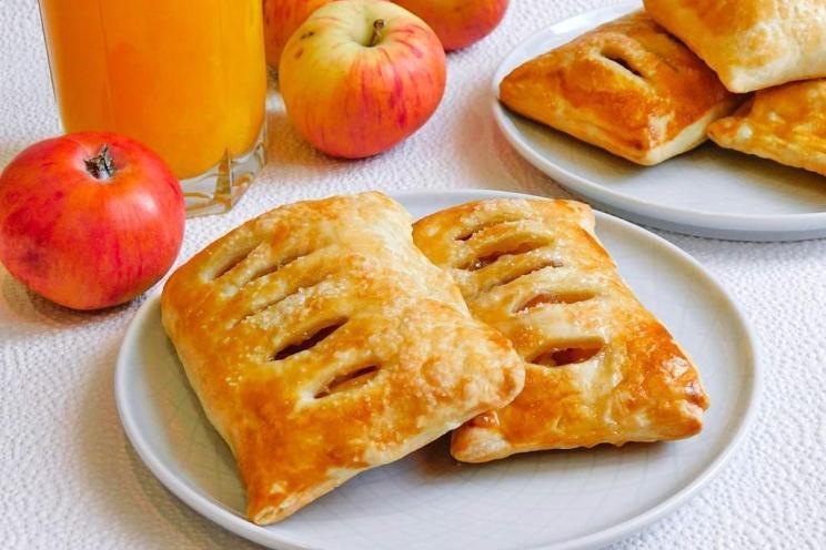 Quick and Easy Caramelized Apple Puffs Quick and Easy Caramelized Apple Puffs