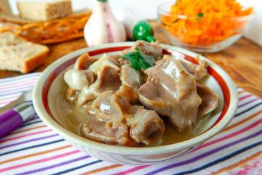 Easy Stewed Chicken Gizzards: Budget-Friendly and Delicious