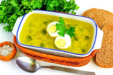 Hearty Chicken Egg Broth in 1.5 Hours