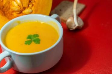 Creamy Pumpkin and Bell Pepper Soup