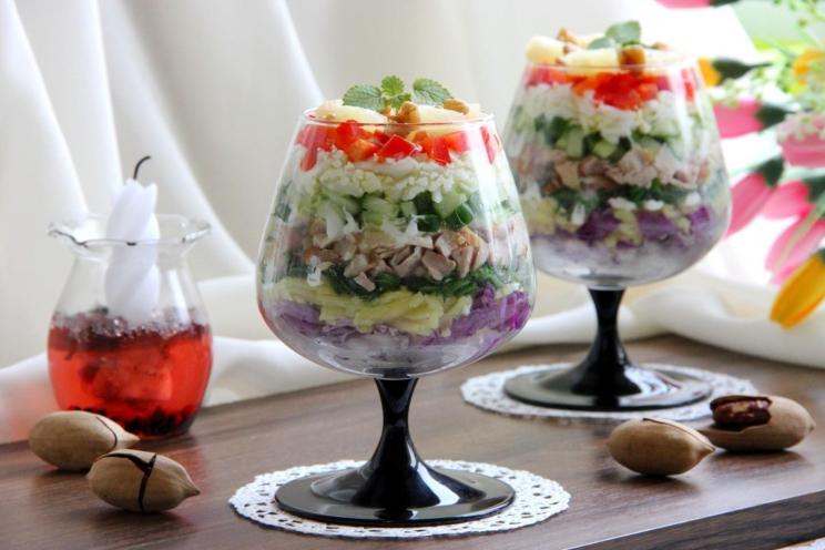 Layered Chicken & Pineapple Salad Delight