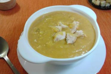 Creamy Chicken Pea Soup