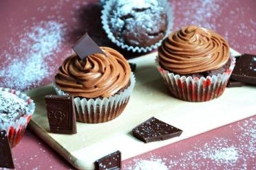 Rich Chocolate Cupcakes with Creamy Frosting