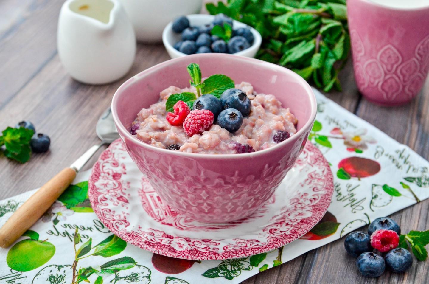 Berry Bliss Oatmeal Breakfast