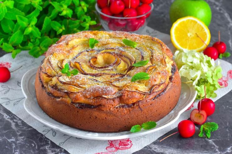 Sour Cream Apple Rose Pie