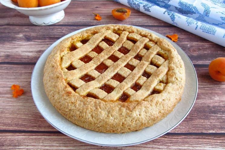 Apricot Crostata: Italian Open-Faced Fruit Pie Apricot Crostata: Italian Open-Faced Fruit Pie