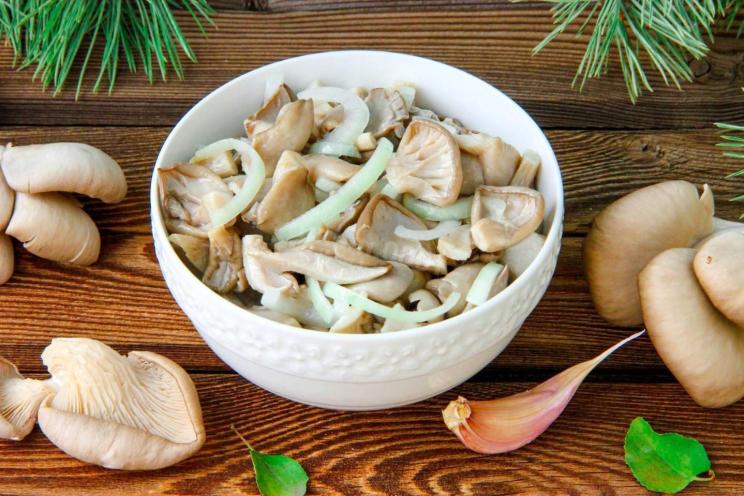 Quick Pickled Oyster Mushrooms