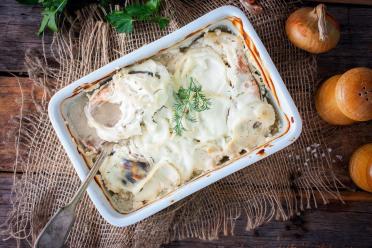 Oven-Baked Pink Salmon in Creamy Sauce