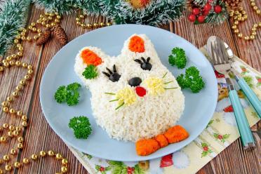 Festive Layered Chicken Salad