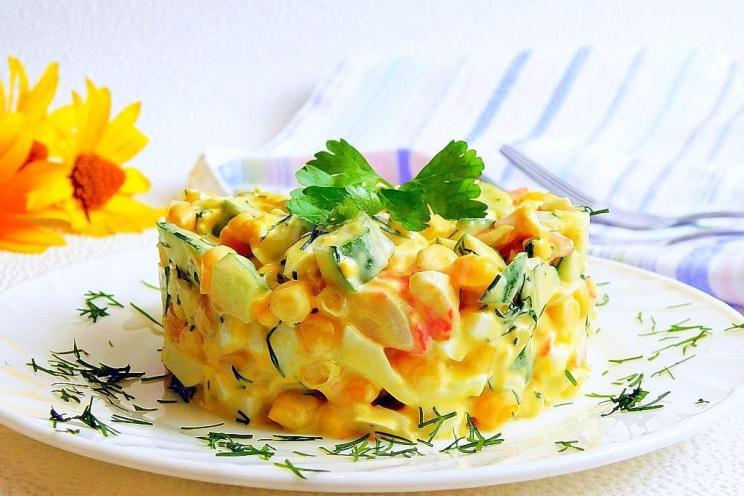 Quick & Delicious Crab Stick Salad with Cucumber and Egg