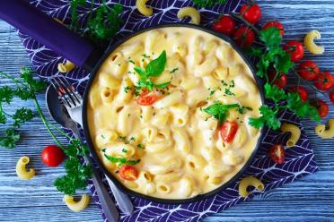 Creamy Cheese and Sour Cream Pan Macaroni