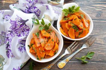 Spicy Boiled Carrot Salad