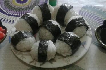 Easy Onigiri: Fun Rice Balls with Pickles