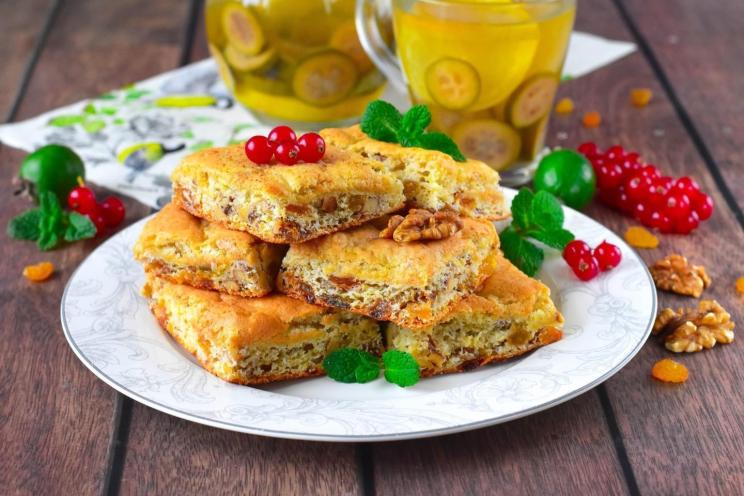 Quick and Tasty Mazurka Cookies with Walnuts and Raisins