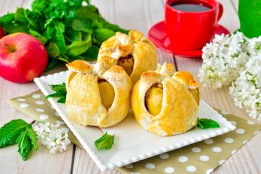 Easy Puff Pastry Baked Apples
