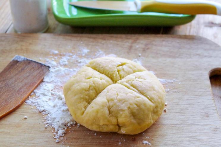 Quick and Easy Sour Cream Pie Dough