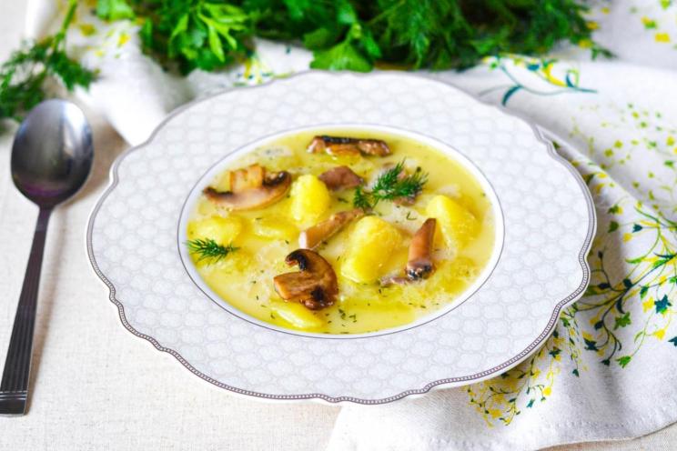 Creamy Mushroom Soup with Frozen Champignons Creamy Mushroom Soup with Frozen Champignons