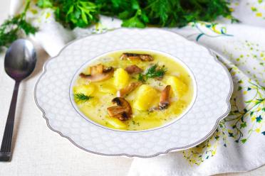 Creamy Mushroom Soup with Frozen Champignons