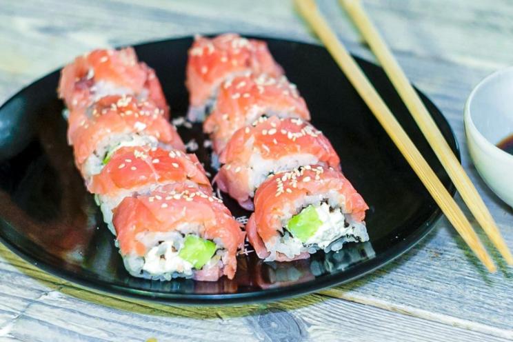 Easy Homemade Philadelphia Salmon Rolls Easy Homemade Philadelphia Salmon Rolls