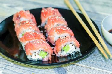 Easy Homemade Philadelphia Salmon Rolls