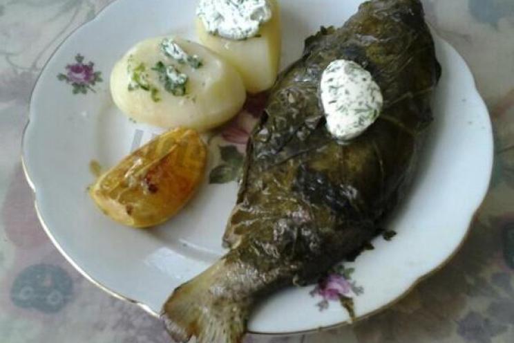 Baked Trout Wrapped in Horseradish Leaves
