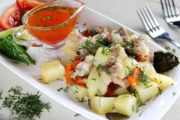 Oven-Baked Jar Meat and Potatoes