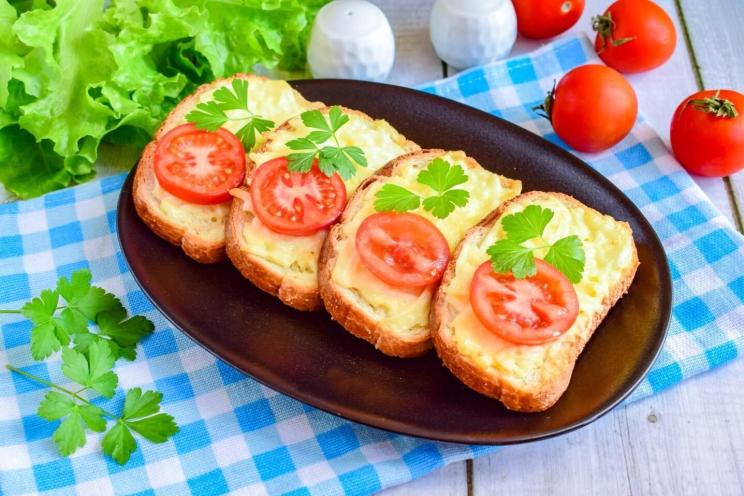 Quick and Tasty Garlic Cheese Sandwiches