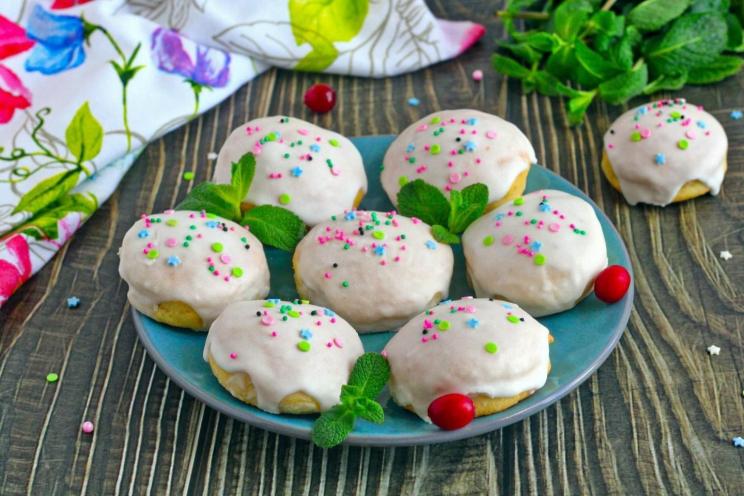 Soft Gingerbread Cookies with Sour Cream