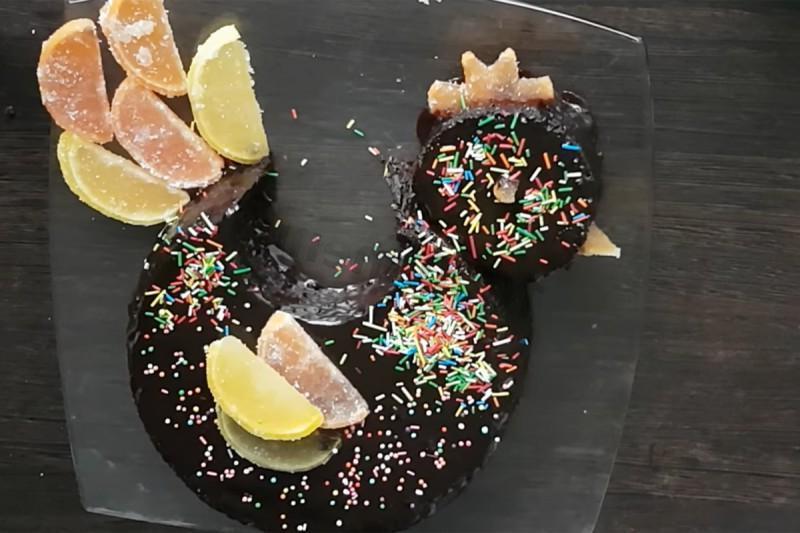 Quick & Easy New Year's Chocolate Rooster Cake