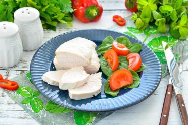 Juicy Steamed Chicken Breasts