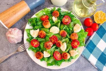 Zesty Scallop Salad