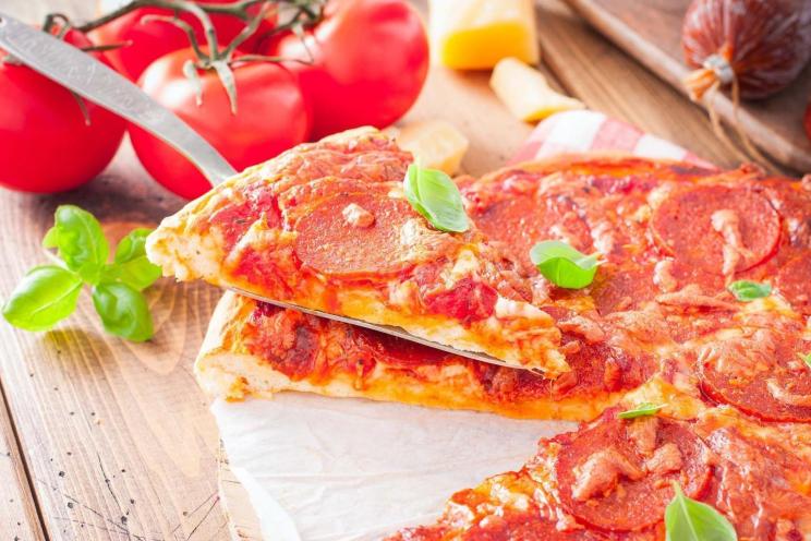 Spicy Smoked Sausage & Cheese Pizza