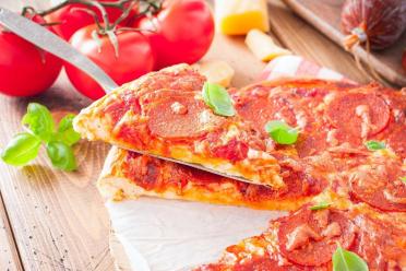 Spicy Smoked Sausage & Cheese Pizza
