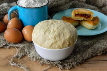Quick & Easy Sour Cream Dough (No Yeast)