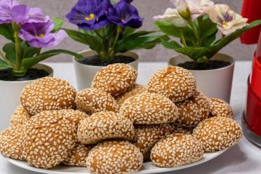 Honey Vanilla Sesame Shortbread Cookies