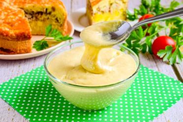 Quick and Fluffy Mayonnaise Jellied Pie Dough