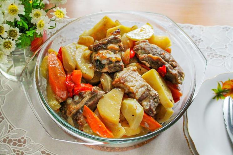 Oven-Baked Meat and Vegetable Stew