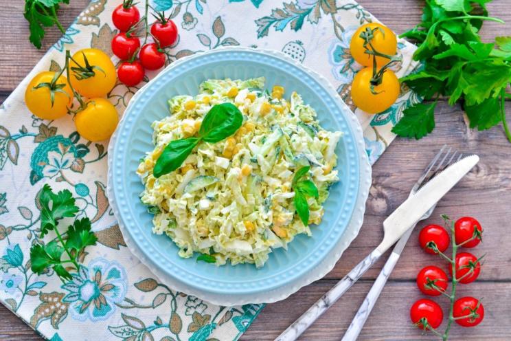 Quick & Fresh Chinese Cabbage Salad with Corn & Eggs