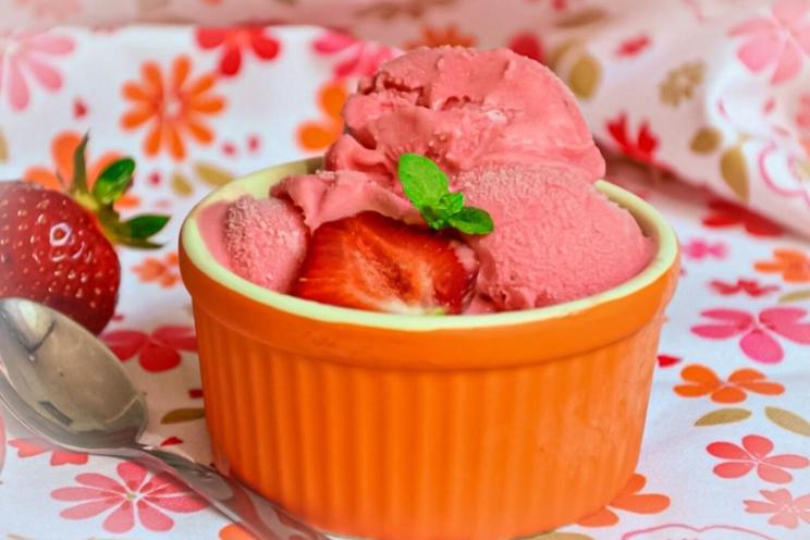 Creamy Strawberry Yogurt Sorbet