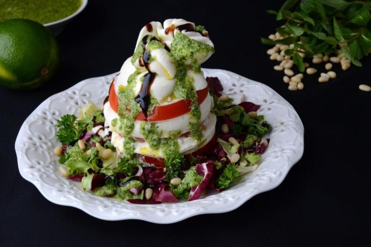 Burrata Caprese Salad with Pesto: A Creamy Twist Burrata Caprese Salad with Pesto: A Creamy Twist